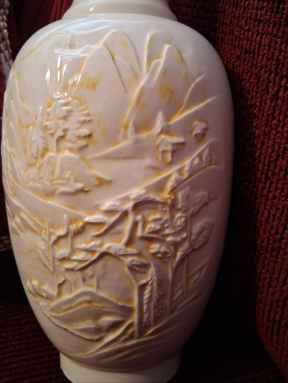 Asian-style relief-molded ceramic vase & Lid, raised landscape scene, Glazed
